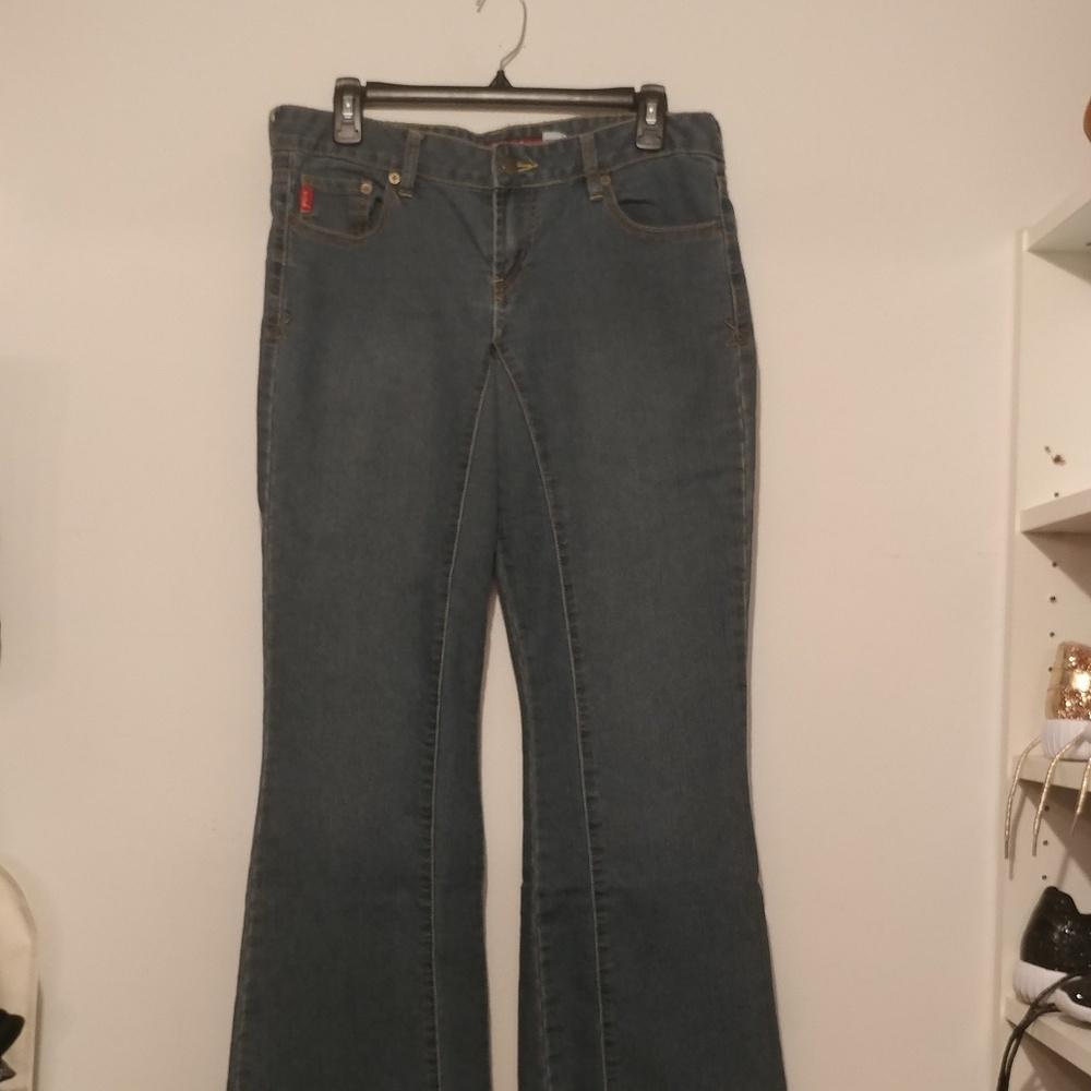 Mudd Jeans with a retro/vintage vibe. 👖